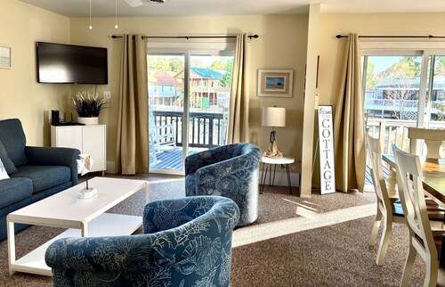 CH108A- CF w/ 3 Bedrooms, Private Dock, Fire Pit and Dog Friendly