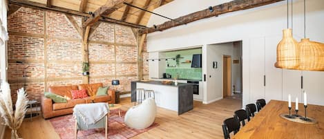 TV connectée, médiathèque, chaîne hi-fi