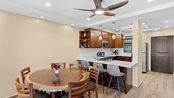 Condo, Garden View | Dining room