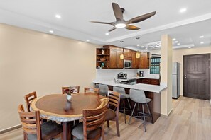 Apartamento, vistas al jardín | Comedor