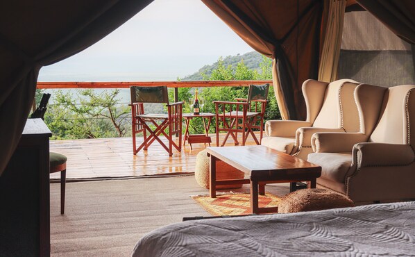 Coffres-forts dans les chambres, bureau, fer et planche à repasser