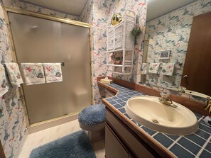 Hair dryer, towels - Beachfront Condo 3rd Floor Corner Unit sleeps 4, Spectacular Panoramic Ocean Vie (Seaside)