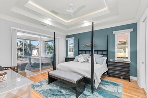4 bedrooms, iron/ironing board, free WiFi, bed sheets - Updated 4 Bed & Waterfront I Walk to Beach (Marco Island)