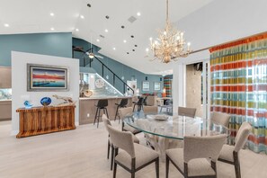 Dining - Updated 4 Bed & Waterfront I Walk to Beach (Marco Island)