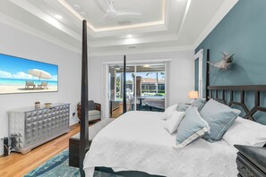 4 bedrooms, iron/ironing board, free WiFi, bed sheets - Updated 4 Bed & Waterfront I Walk to Beach (Marco Island)