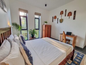 3 bedrooms, desk, iron/ironing board, WiFi