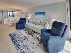 Smart TV - Seaside 407 | Balcony, Pool, Grill Area + Direct Beach Access (Fort Myers Beach)