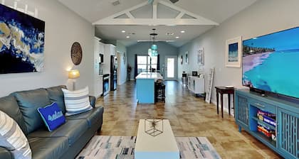 Bayside Abode | Pet-Friendly, Downtown