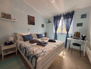 2 bedrooms - Two-bedroom Apartment With Sea View Artmare (Preko)