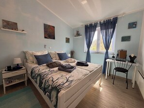 2 bedrooms