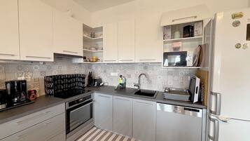 Apartment, 2 Bedrooms, Smoking, Balcony | Interior