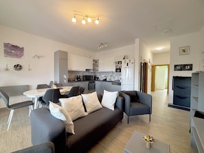 Living room - Two-bedroom Apartment With Sea View Artmare (Preko)
