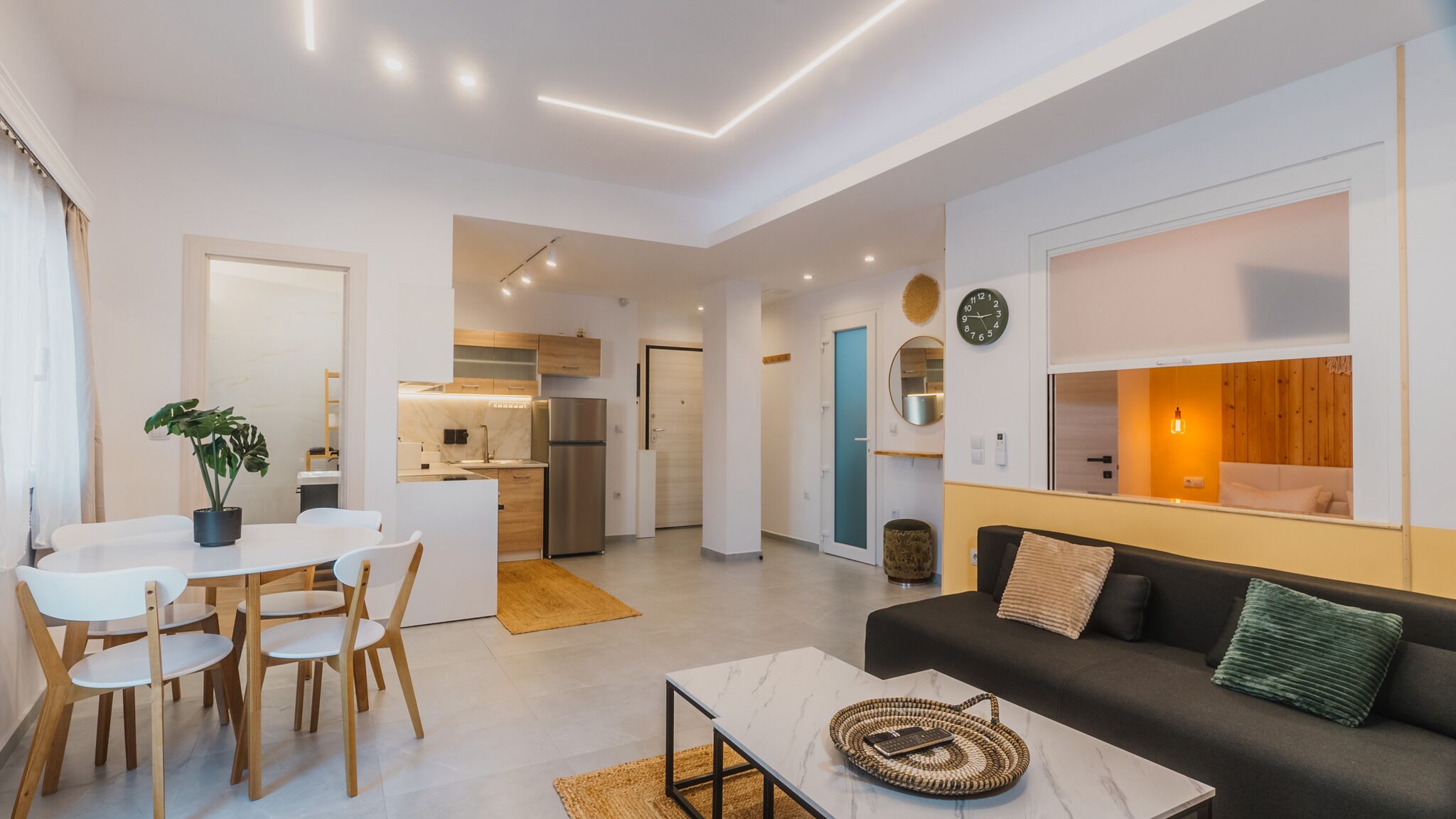 Apartment, Balcony | Living area