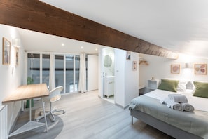 2 chambres, fer et planche à repasser, Wi-Fi gratuit, draps fournis