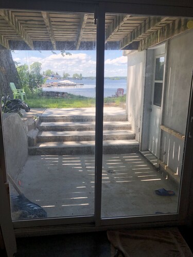 Waterfront Cottage on Rice Lake- Sleeps 8, Conveniently Located Near Amenities