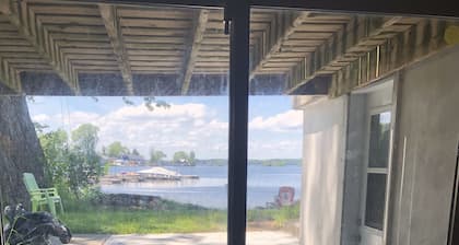 Waterfront Cottage on Rice Lake- Sleeps 8, Conveniently Located Near Amenities