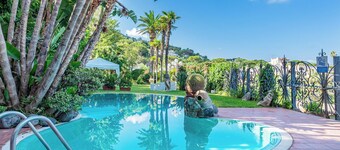 Charming two-room garden apartment in villa with swimming pool with thermal water