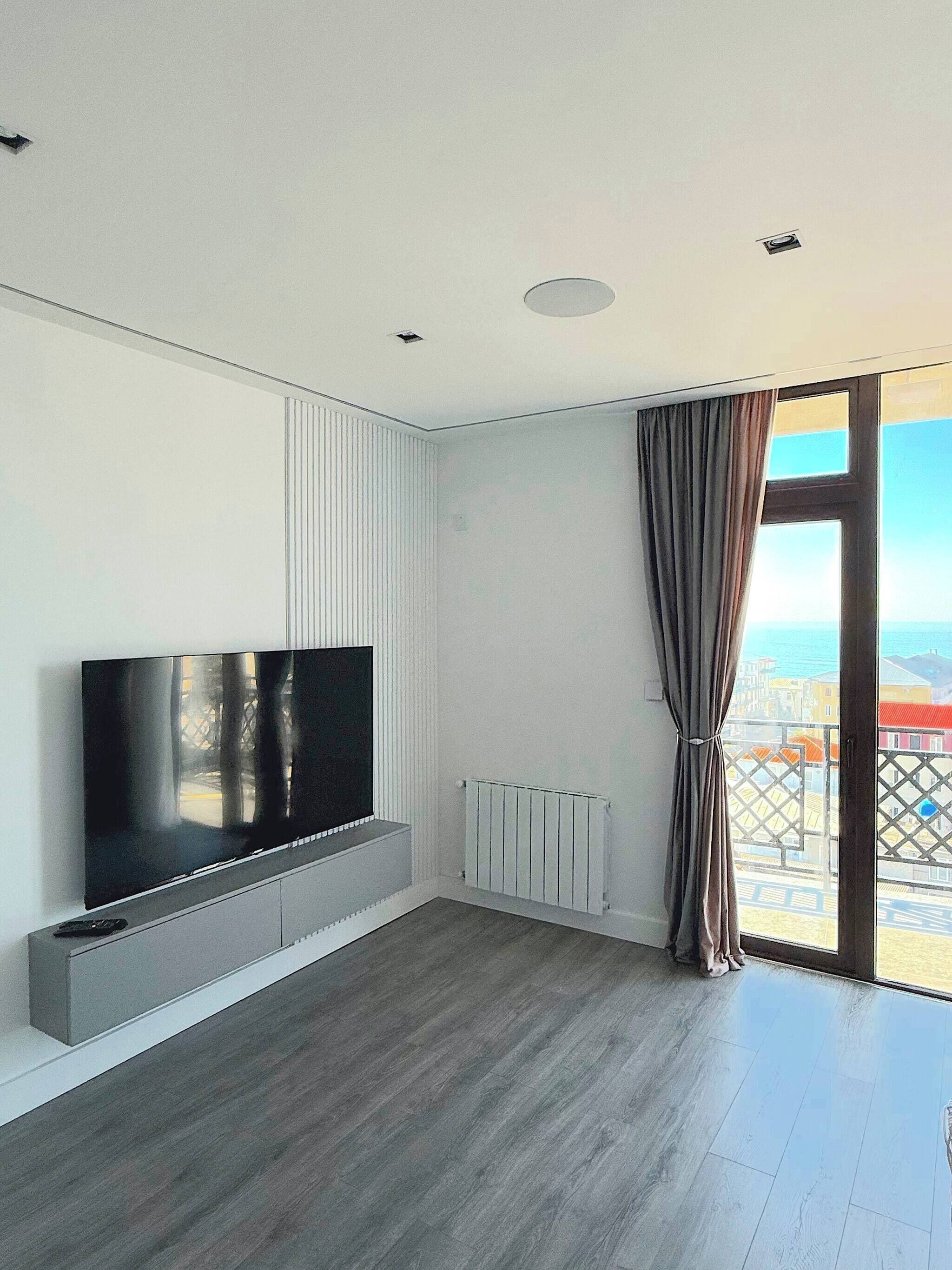 Apartment, 3 Bedrooms, Balcony, City View | Room amenity