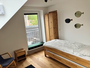 2 soverom, skrivebord, wi-fi (inkludert) og sengetøy