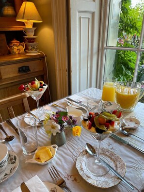 Free daily cooked-to-order breakfast