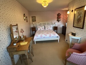 Suite, Ensuite, Garden View (The Cottage Suite) | Free WiFi - Peacocks Tearoom and Fine B&B (Ely)