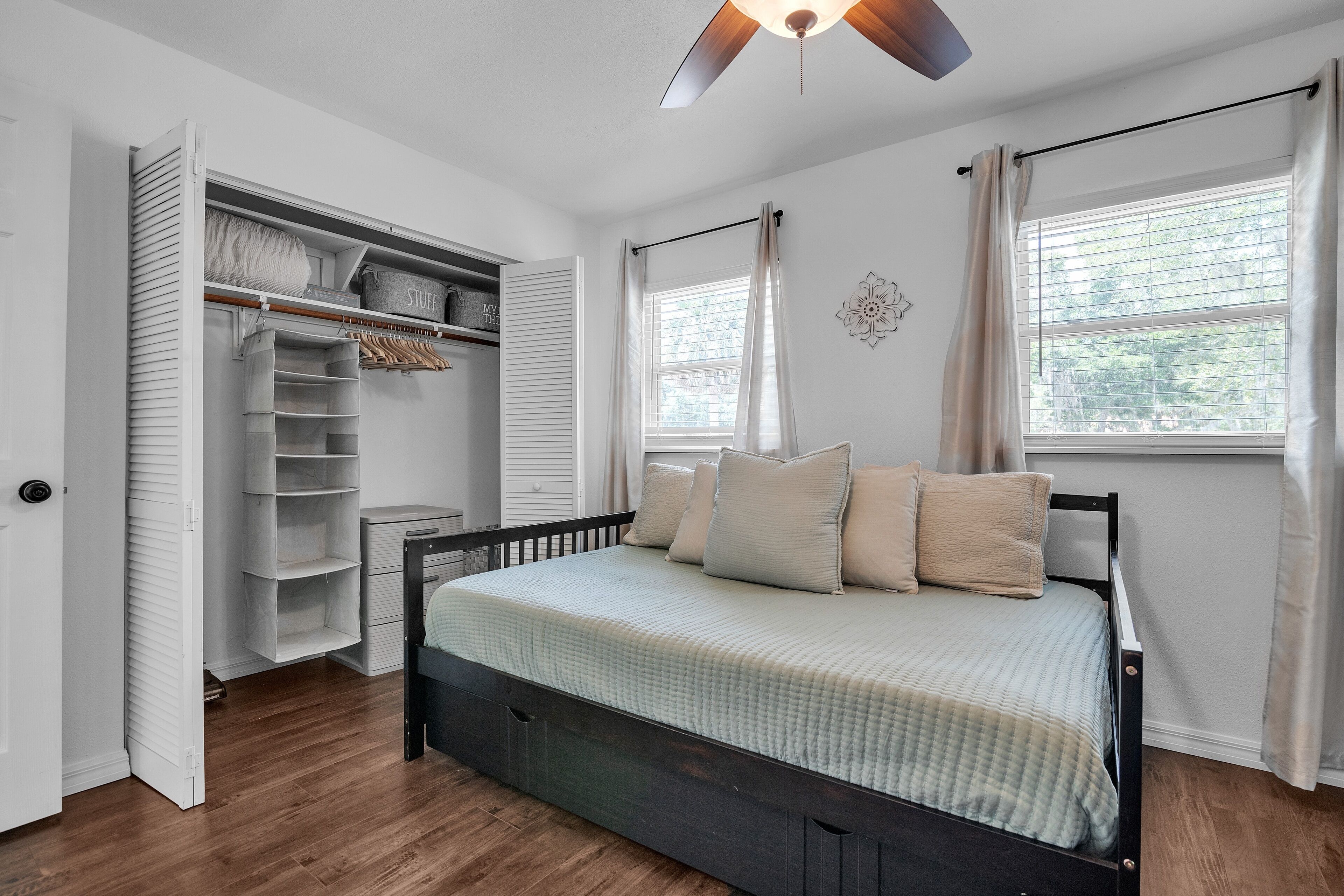 2 bedrooms, iron/ironing board, free WiFi