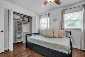 Maison mitoyenne, 2 chambres | 2 chambres, fer et planche à repasser, Wi-Fi gratuit