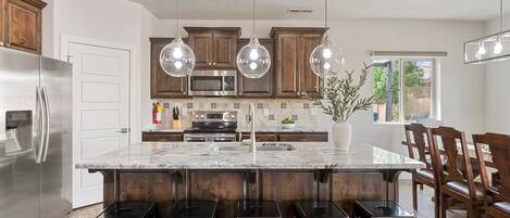 House, 4 Bedrooms | Private kitchen | Fridge, oven, coffee/tea maker, toaster