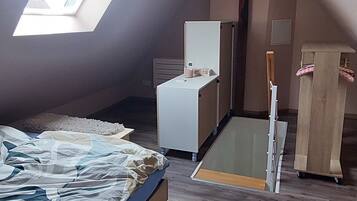 1 bedroom, WiFi, bed sheets