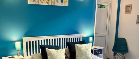 3 bedrooms, desk, iron/ironing board, travel crib