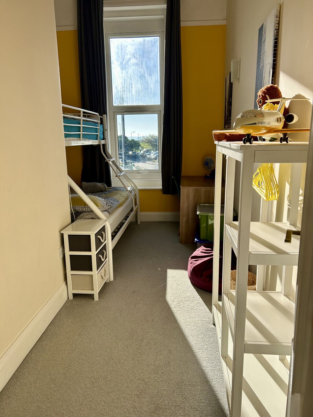 3 bedrooms, desk, iron/ironing board, travel crib