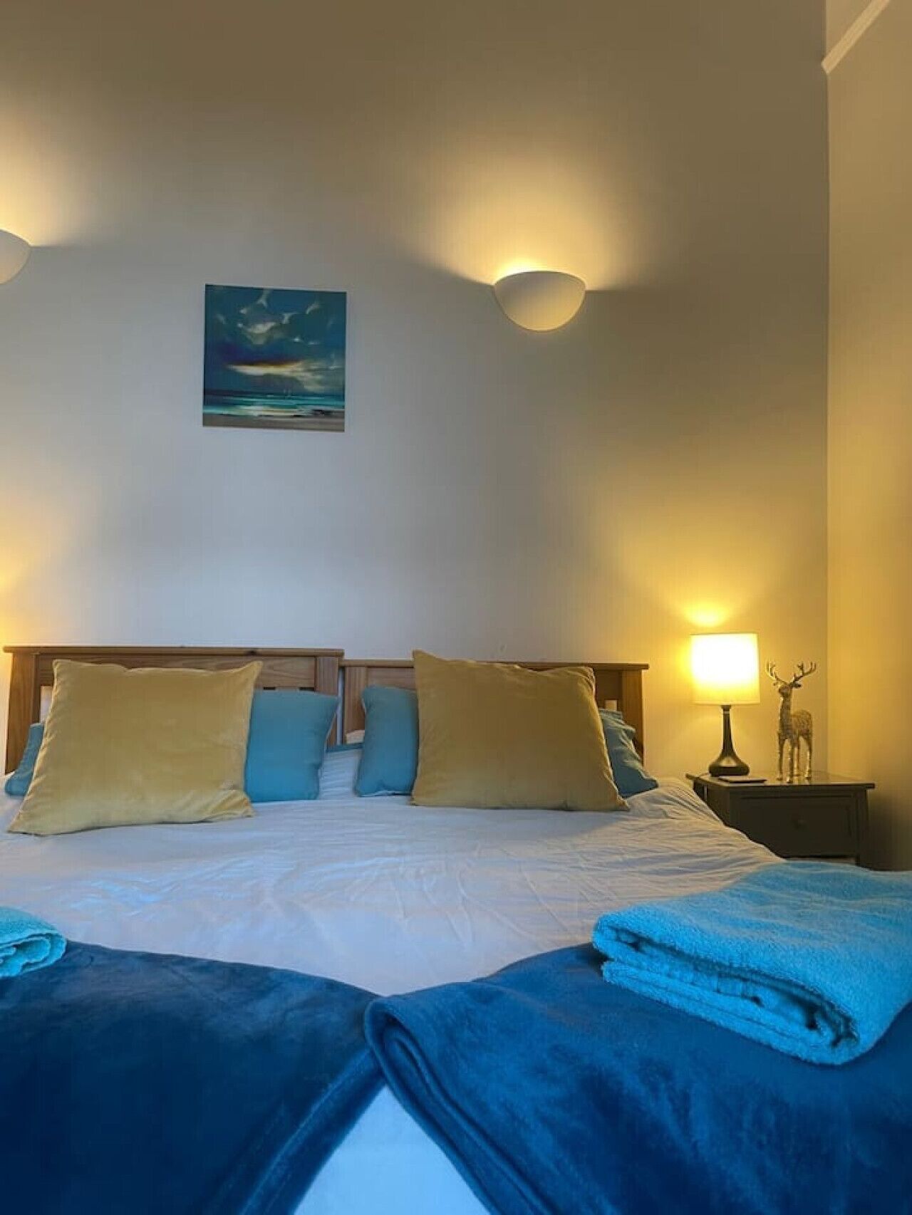 3 bedrooms, desk, iron/ironing board, travel crib