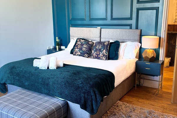 No. 1 Suite | In-room safe, iron/ironing board, WiFi (free), bed sheets