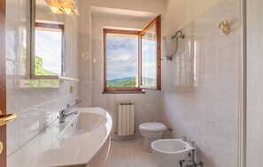 Shower, hair dryer - Gorgeous home in S. Maria in Tiberina (S. Maria in Tiberina)