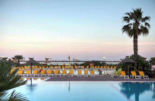 Piscine extérieure, piscine chauffée