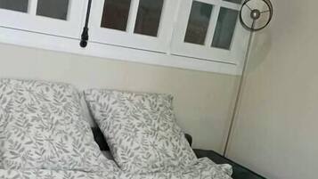 2 slaapkamers, een strijkplank/strijkijzer, wifi, beddengoed