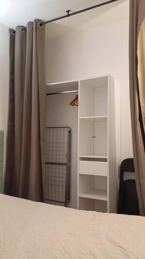 2 habitaciones, tabla de planchar con plancha, wifi y ropa de cama