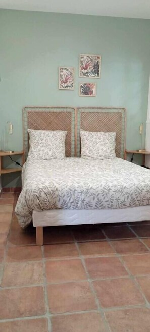 2 bedrooms, iron/ironing board, WiFi, bed sheets - The Rosies' cocoon: Virginia Hall (Colleville-sur-Mer)