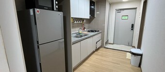 Charming Spacious Apartment in Clark Freeport Zone with Kitchenette & Balcony