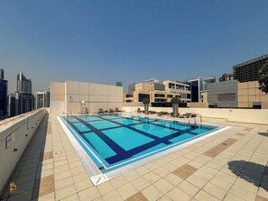 حمّام سباحة خارجي