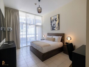 Large Modern 1BR Apartment in Bay Square | 1 bedroom, in-room safe, iron/ironing board, free WiFi