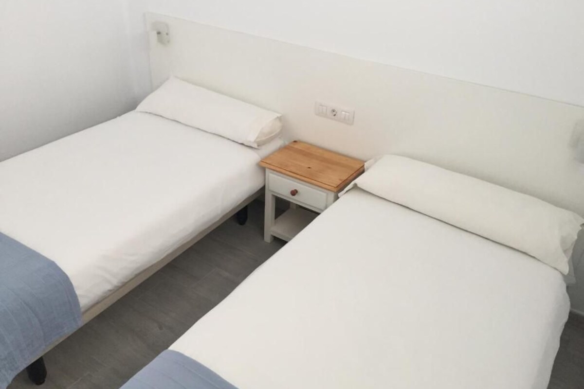 客房內保險箱、筆電工作空間、遮光布/窗簾、熨斗/熨衣板