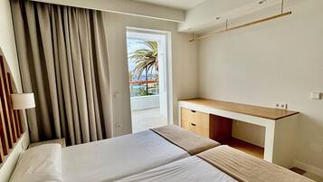 Premium Room, Ocean View | 1 bedroom, in-room safe, laptop workspace, blackout drapes