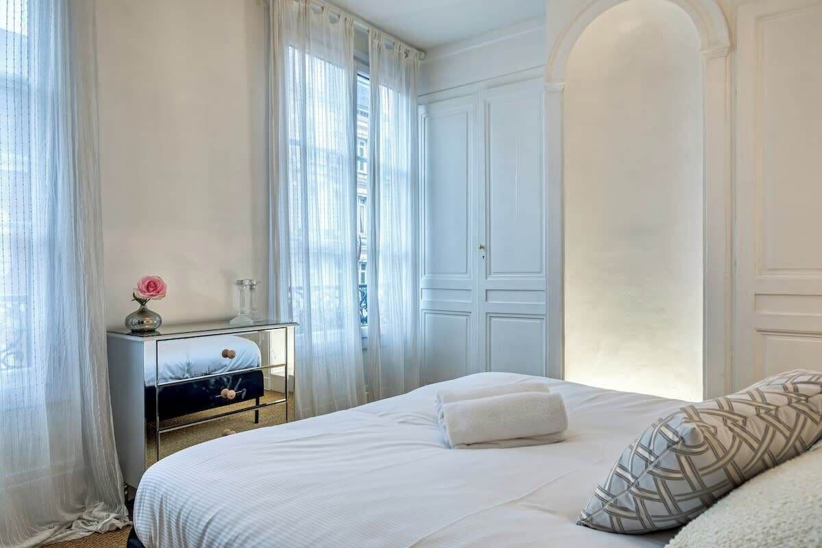 2 chambres, fer et planche à repasser, Wi-Fi, draps fournis