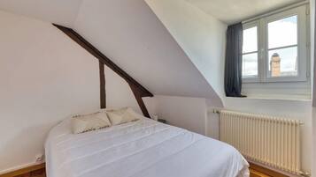 2 chambres, fer et planche à repasser, Wi-Fi, draps fournis