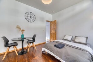 1 bedroom, WiFi, bed sheets