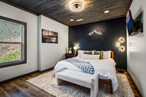 2 habitaciones, tabla de planchar con plancha, wifi y ropa de cama