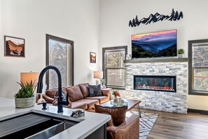 Smart-tv, een open haard en videospelletjes