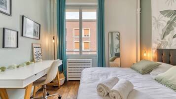 4 habitaciones, tabla de planchar con plancha, wifi y ropa de cama