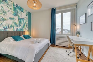 4 quartos, ferros/tábuas de passar roupa, Wi-Fi, roupa de cama